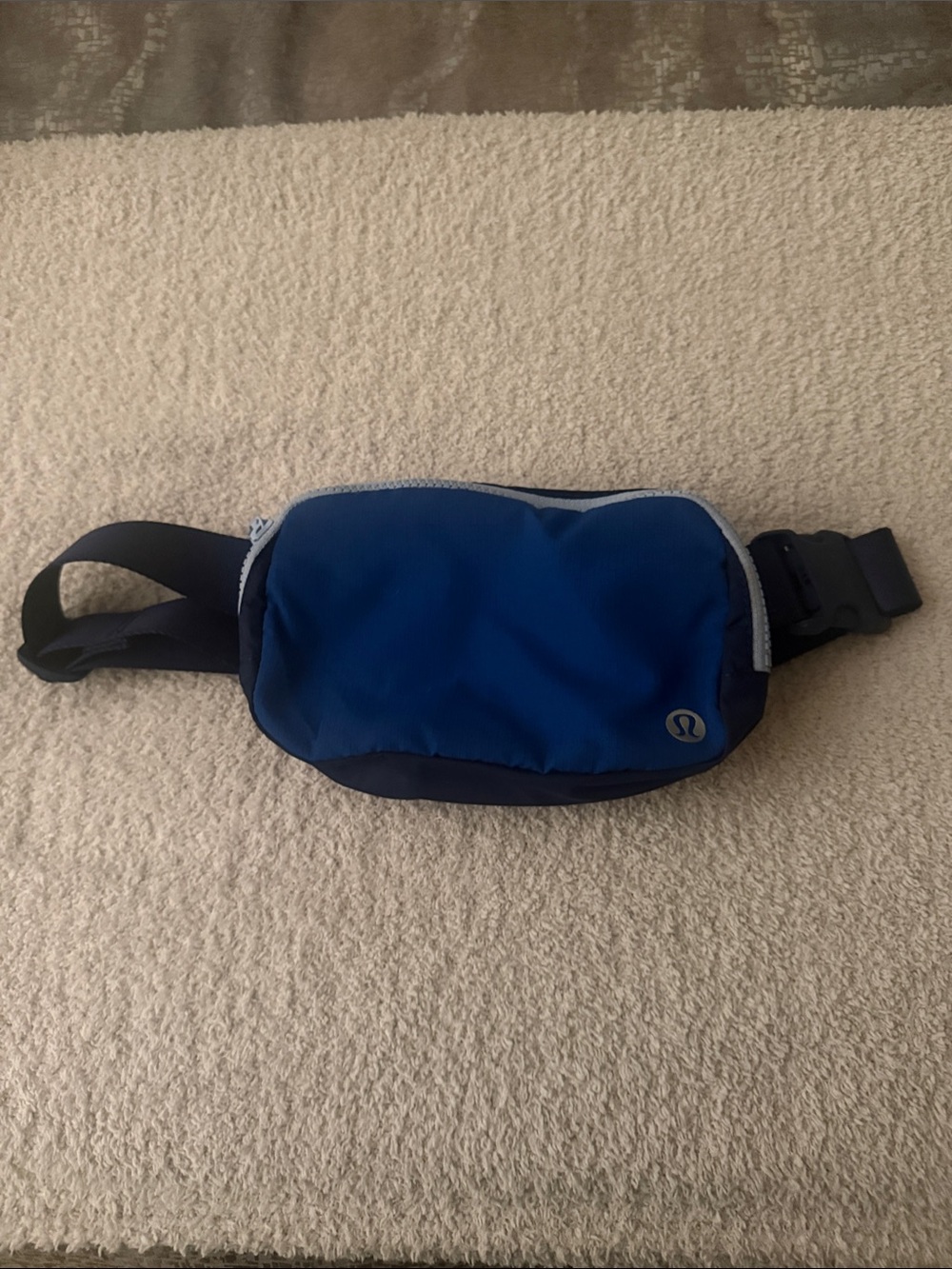 lululemon athletica Women’s  Royal Blue Waist Pack with Navy Accents